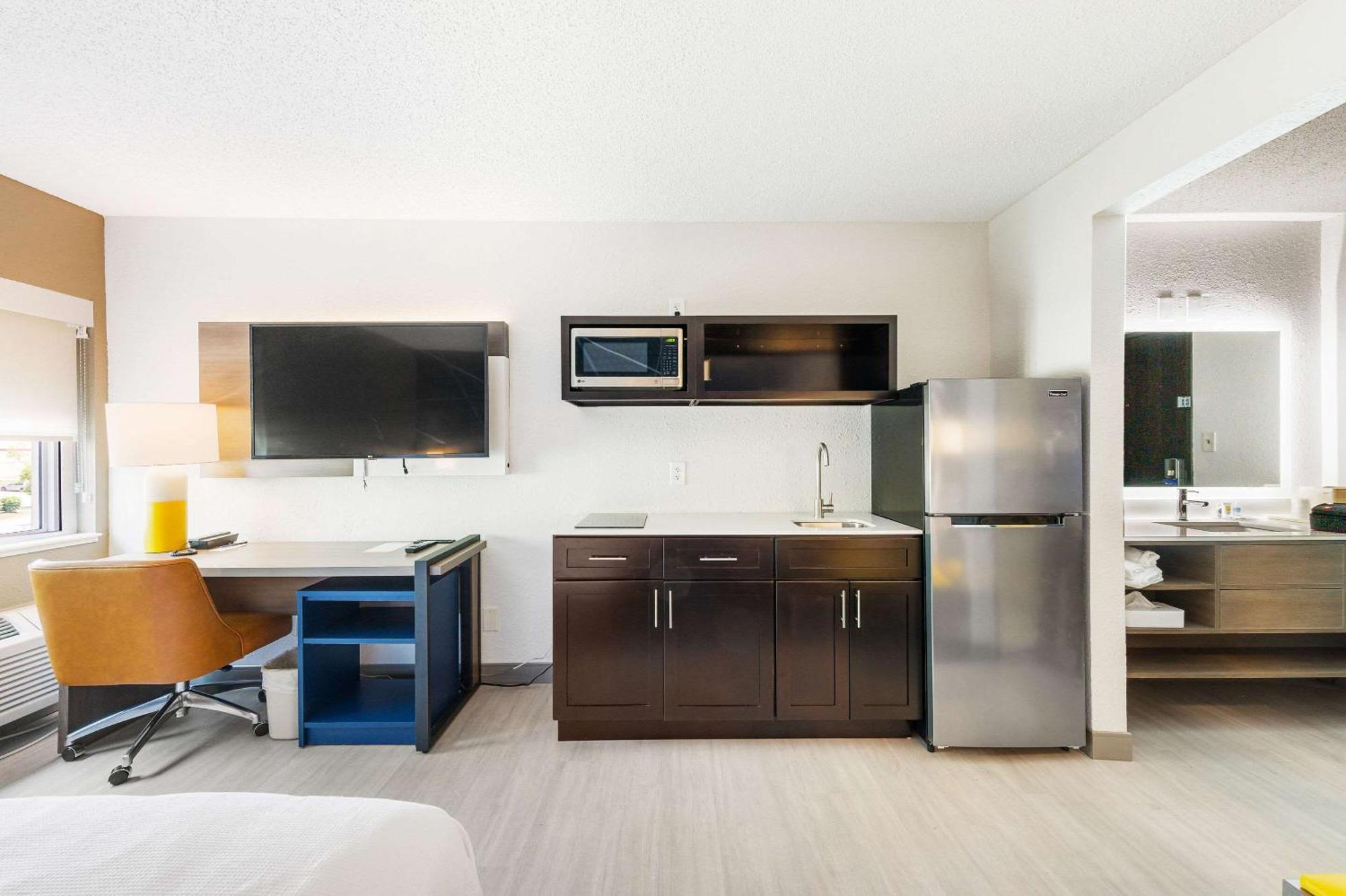 Comfort Inn Mayfield Heights Cleveland East Экстерьер фото