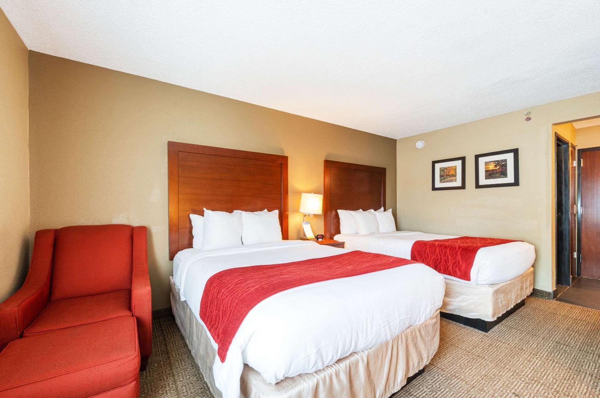 Comfort Inn Mayfield Heights Cleveland East Экстерьер фото